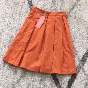 NWT Skirt Pleated Burnt Orange Side Zipper Size 10